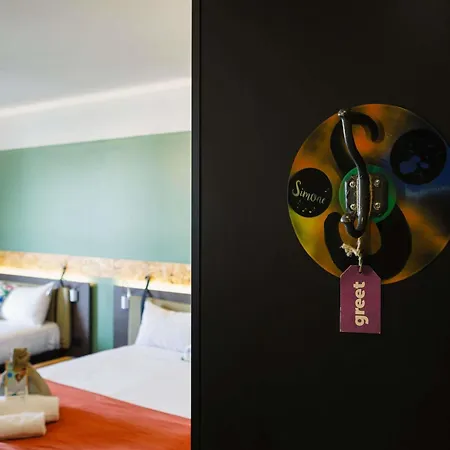 Hotel Greet Confluence