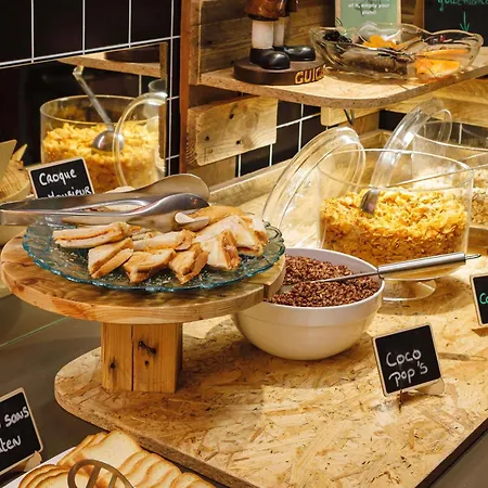 Greet Confluence מלון