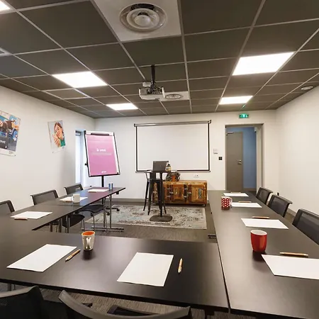 Greet Confluence 3* ליון