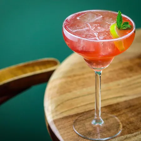 Greet Confluence 3* Lyon