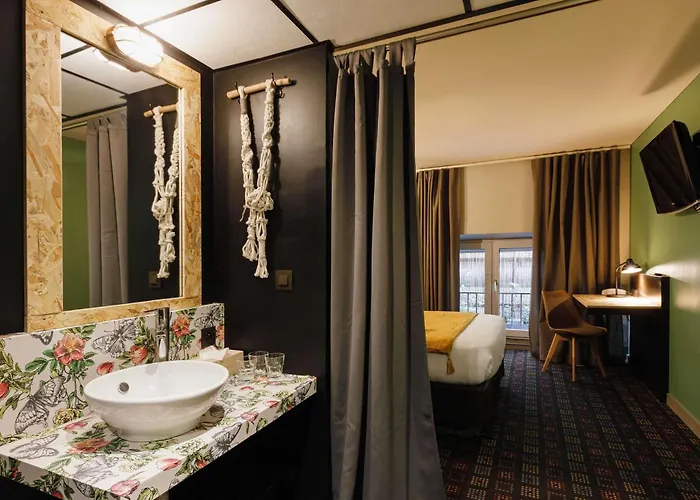 Greet Confluence Otel Lyon