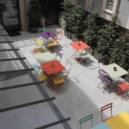 Greet Confluence Otel Lyon